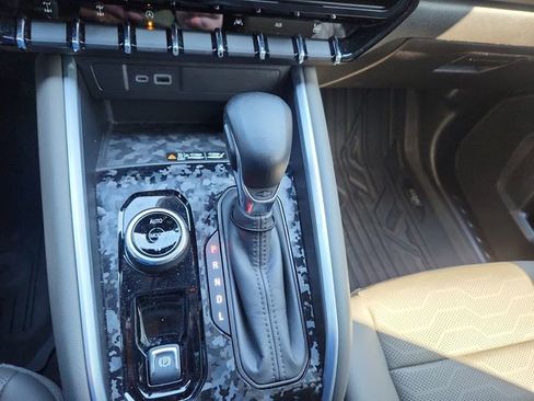 Used 2024 Chevrolet Colorado ZR2 w/ ZR2 Bison Edition image 15