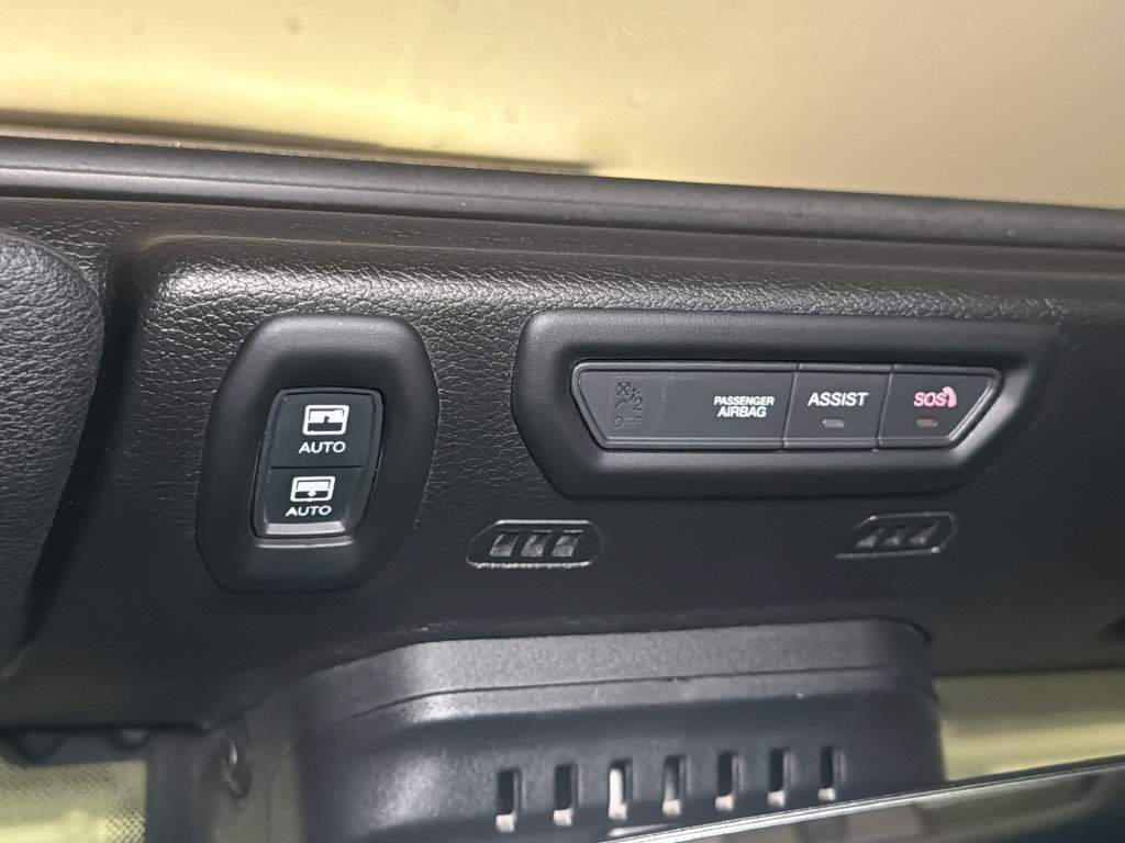 Used 2023 Jeep Wrangler Unlimited Sahara w/ Cold Weather Group AWD/4WD image 34