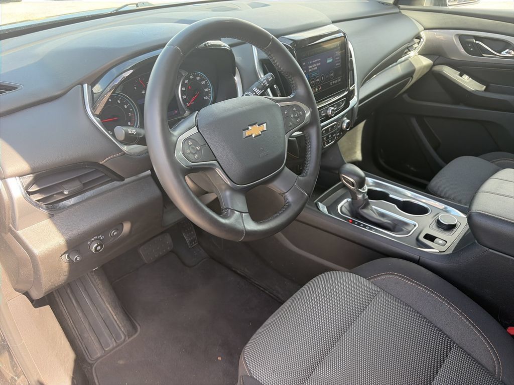 Used 2021 Chevrolet Traverse LT FWD image 10