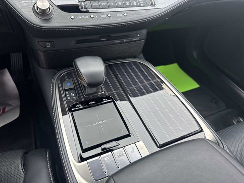 Used 2018 Lexus LS 500h w/ Accessory Package (Z2) RWD image 25