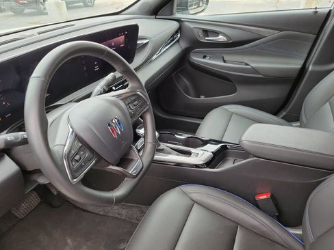 Used 2025 Buick Envista Sport Touring image 18