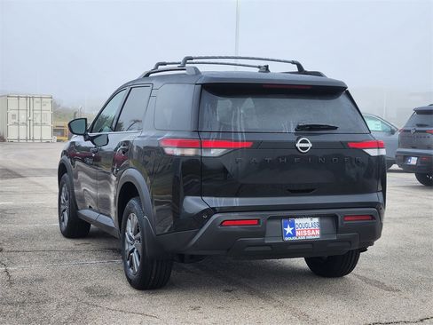 New 2025 Nissan Pathfinder SV w/ Black Appearance Package image 4