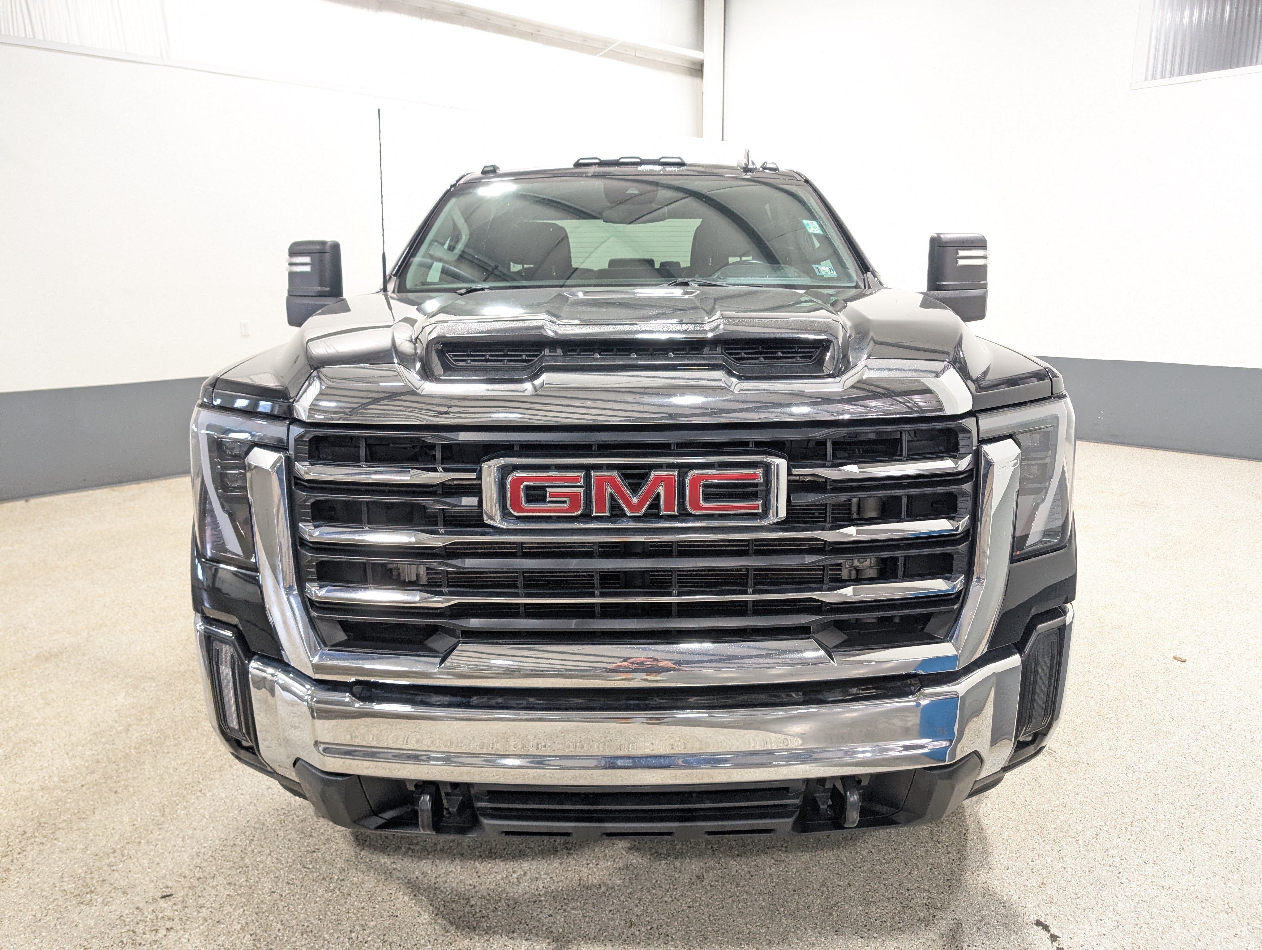 Used 2024 GMC Sierra 3500 SLE w/ SLE Value Package AWD/4WD image 8