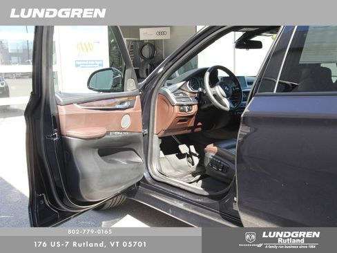 Used 2017 BMW X5 xDrive50i image 10