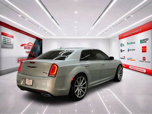 Used 2021 Chrysler 300 S image 8