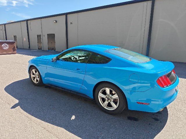 Used 2017 Ford Mustang Coupe RWD image 4