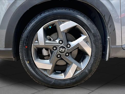 Used 2023 Hyundai Venue SEL FWD image 11