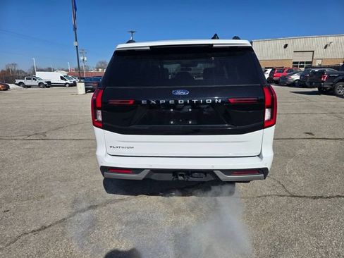 Used 2025 Ford Expedition Platinum image 4