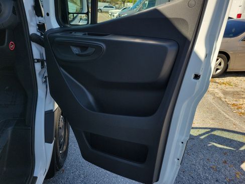 New 2025 Mercedes-Benz Sprinter 2500 image 10
