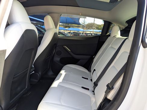 Used 2024 Tesla Model Y Long Range image 15