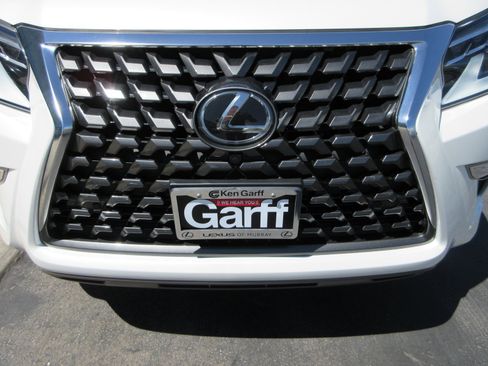 Used 2022 Lexus GX 460 Luxury w/ Off Road Package AWD/4WD image 15