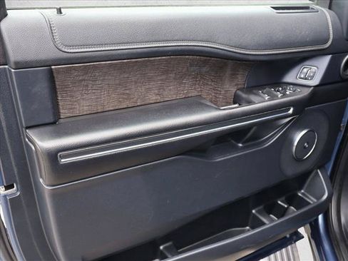 Used 2020 Ford Expedition Limited AWD/4WD image 12