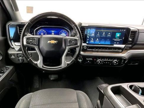 Used 2024 Chevrolet Silverado 2500 LT image 4
