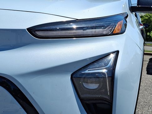 Certified 2023 Chevrolet Bolt EUV Premier w/ Sun & Sound Package FWD image 8