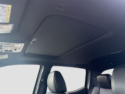 Used 2019 Toyota Tacoma TRD Off-Road w/ TRD Premium Off Road Package image 23