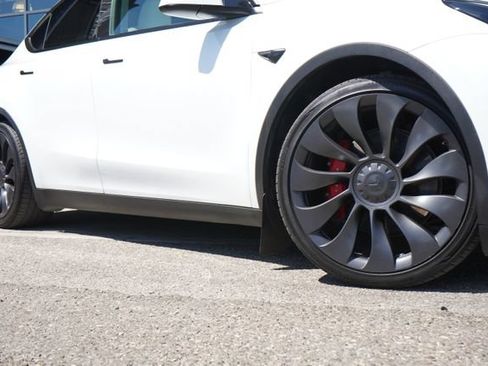 Used 2023 Tesla Model Y Performance AWD/4WD image 10