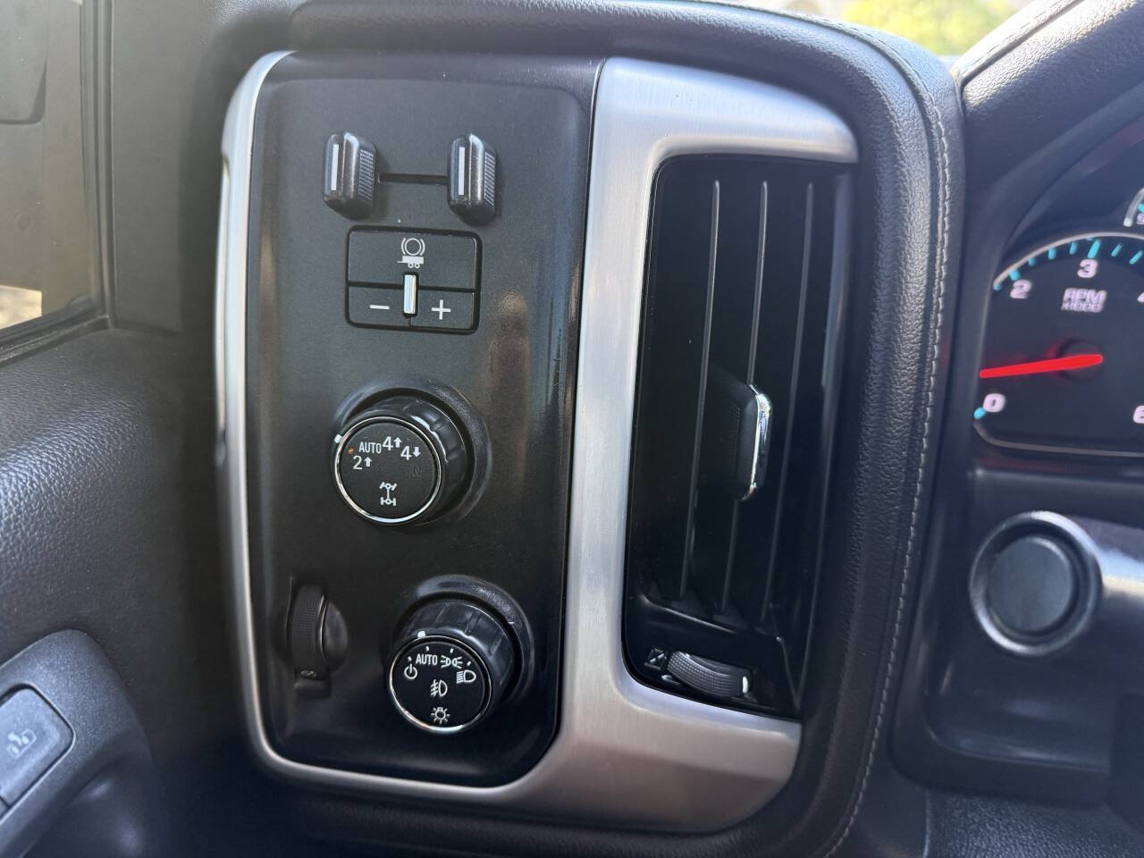 Used 2018 GMC Sierra 1500 SLT w/ Texas SLT Premium Package AWD/4WD image 13
