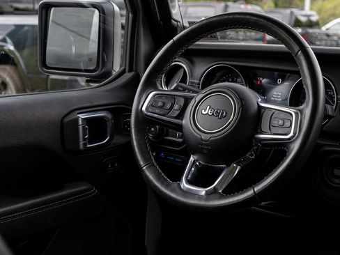 Used 2023 Jeep Wrangler Unlimited Sahara w/ Cold Weather Group AWD/4WD image 24