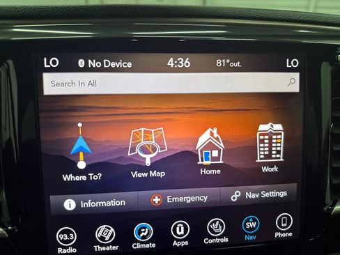 Used 2018 Chrysler Pacifica Touring-L Plus w/ Advanced Safetytec Group FWD image 19