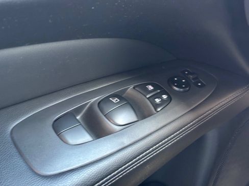 Used 2020 Nissan Pathfinder S AWD/4WD image 13