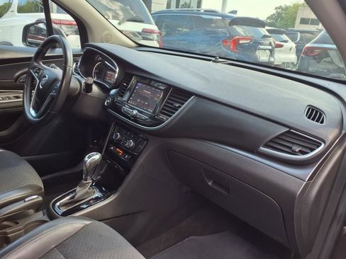 Certified 2022 Buick Encore Preferred image 18