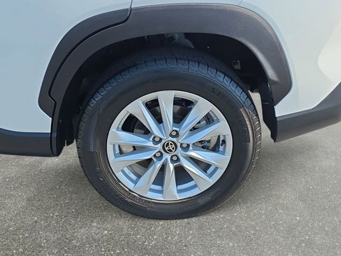 Used 2022 Toyota Corolla Cross LE FWD image 31