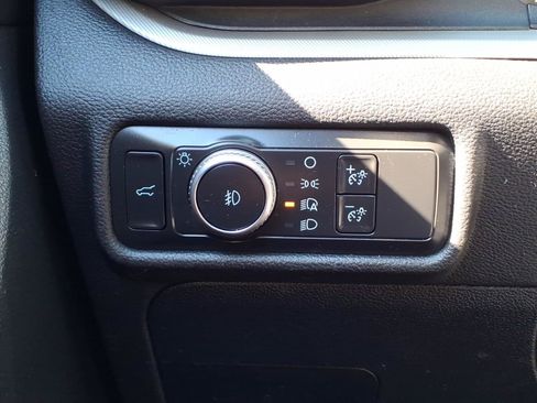 Used 2020 Ford Explorer XLT w/ Equipment Group 202A AWD/4WD image 21