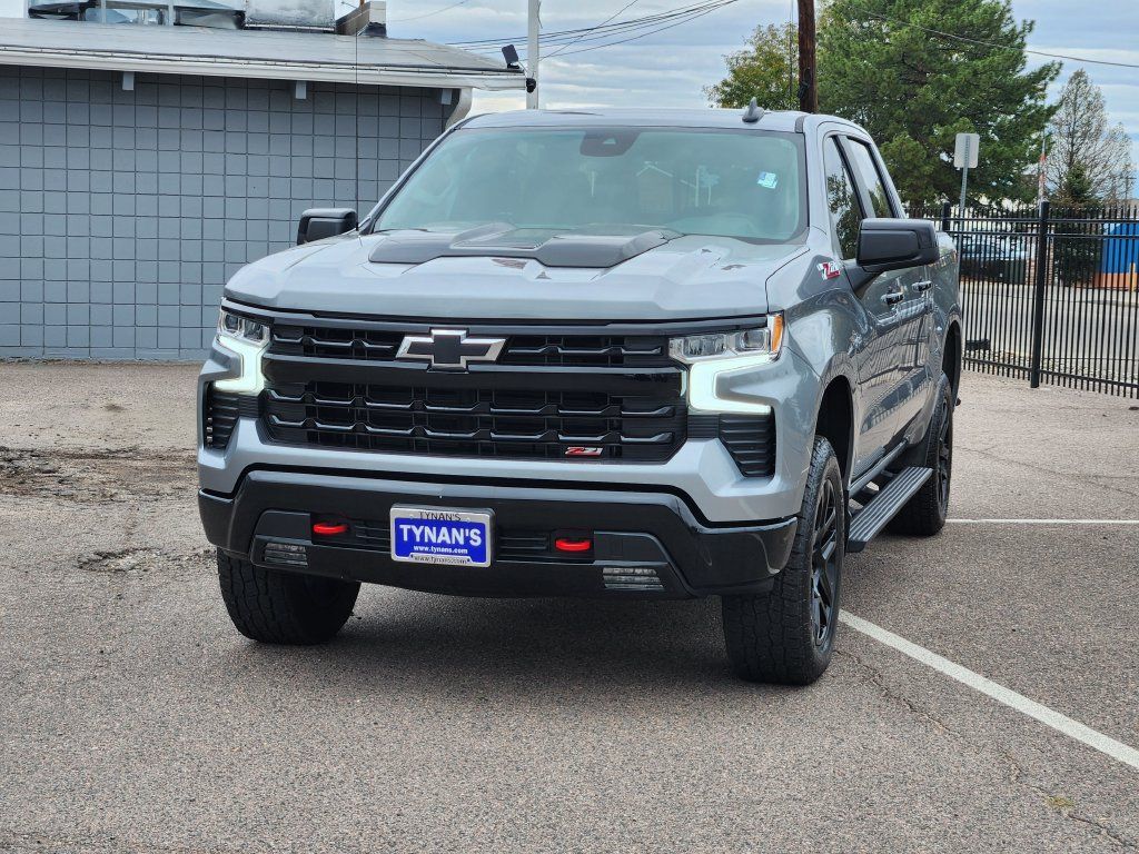 Used 2025 Chevrolet Silverado 1500 LT Trail Boss w/ Convenience Package II AWD/4WD image 3