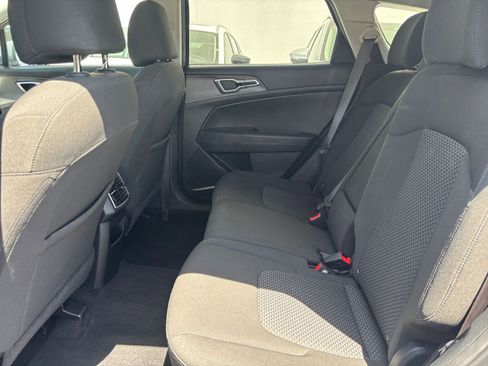 Used 2025 Kia Sportage LX FWD image 24