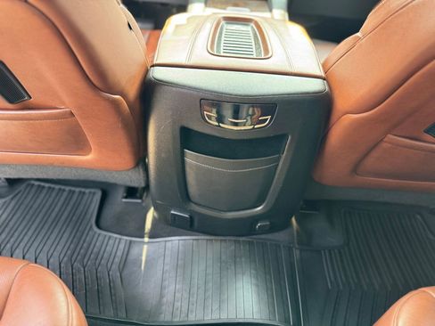 Used 2018 Cadillac Escalade Luxury RWD image 14