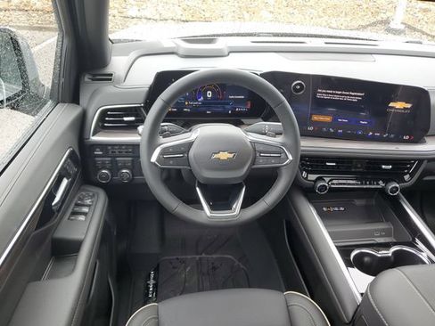 New 2026 Chevrolet Suburban Premier w/ Sun And Tow Package AWD/4WD image 10