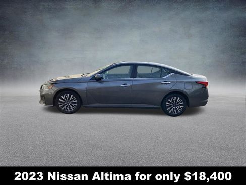 Used 2023 Nissan Altima 2.5 SV FWD image 2