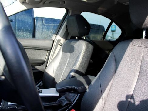 Used 2018 BMW 320i xDrive Sedan image 31