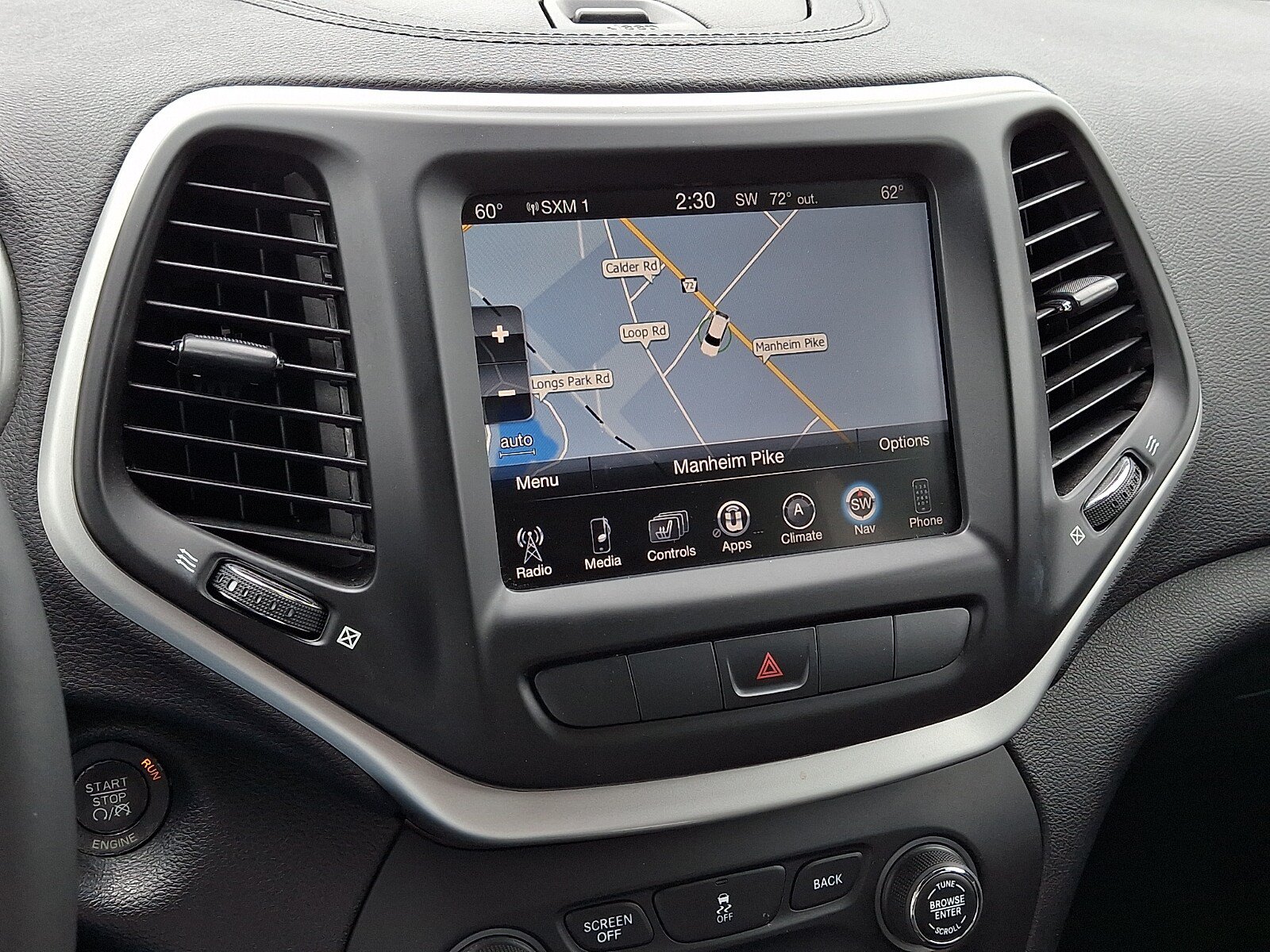 Used 2014 Jeep Cherokee Limited w/ Luxury Group AWD/4WD image 18