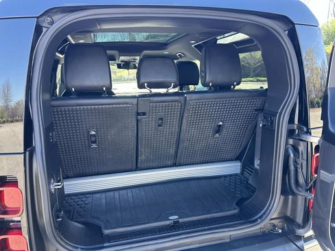 Used 2022 Land Rover Defender 90 X-Dynamic S image 15