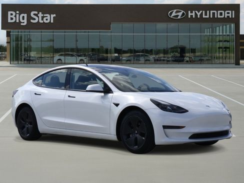 Used 2023 Tesla Model 3 Standard Range image 6