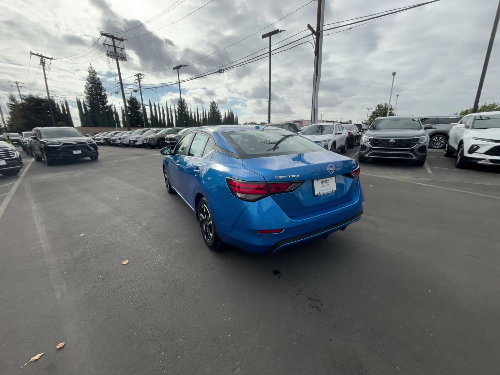 Used 2025 Nissan Sentra SV FWD image 10