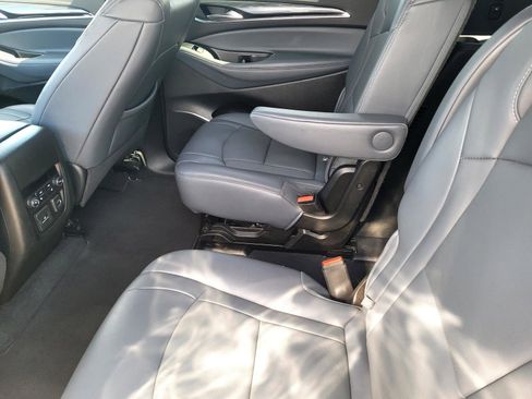 Used 2024 Buick Enclave Premium image 9