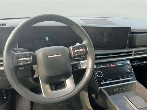 Used 2025 Hyundai Santa Fe SEL FWD image 6