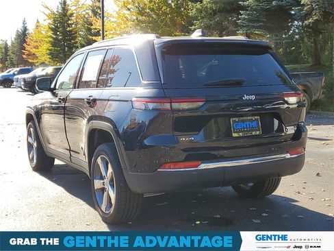 Certified 2024 Jeep Grand Cherokee Limited image 3