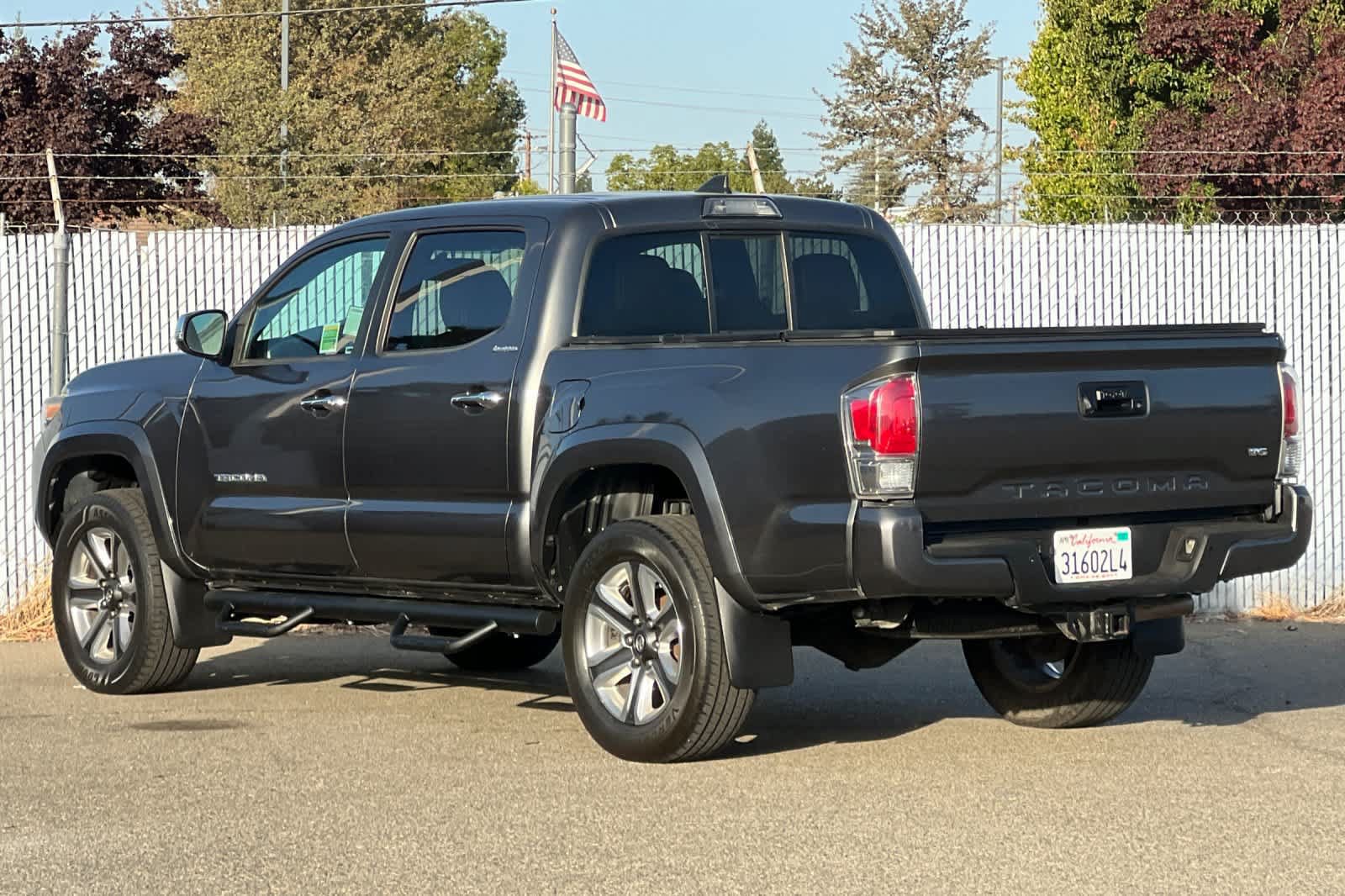 Used 2016 Toyota Tacoma Limited w/ Towing Package RWD image 5