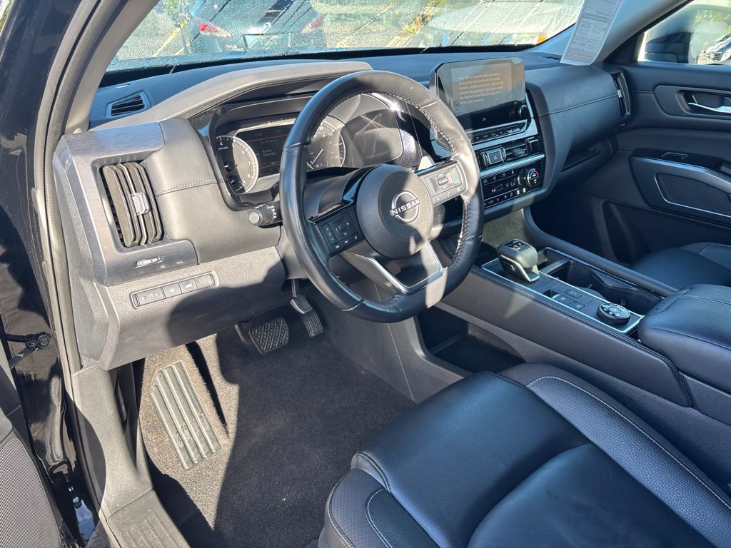 Used 2024 Nissan Pathfinder SL AWD/4WD image 10