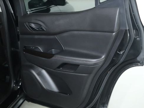 Used 2023 GMC Acadia AT4 w/ Technology Package AWD/4WD image 33