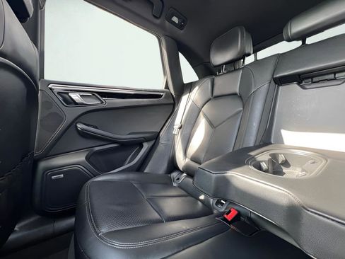 Used 2022 Porsche Macan AWD/4WD image 20