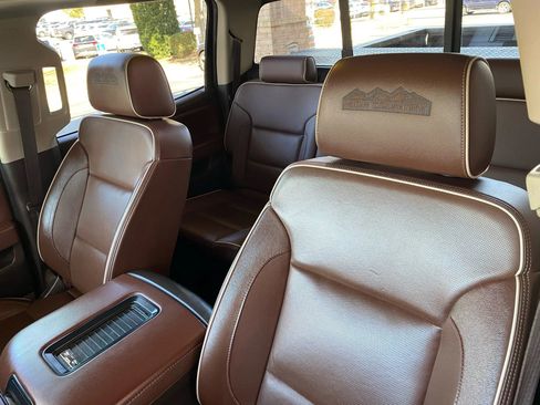 Used 2019 Chevrolet Silverado 3500 High Country w/ Duramax Plus Package image 28