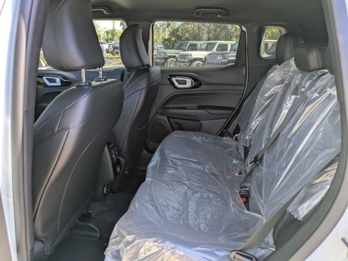 New 2026 Jeep Compass Latitude AWD/4WD image 12