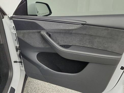 Used 2026 Tesla Model Y AWD image 28