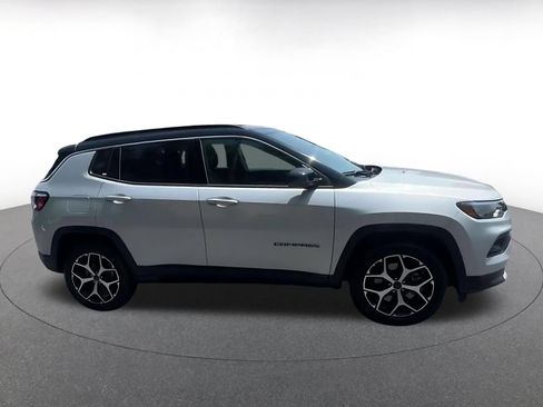 Used 2025 Jeep Compass Limited AWD/4WD image 16