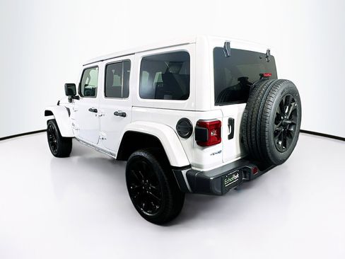 Used 2024 Jeep Wrangler Unlimited Sahara AWD/4WD image 5