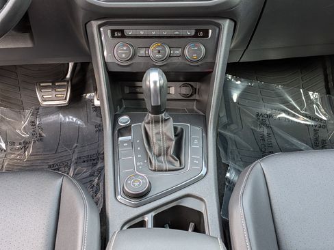 Used 2021 Volkswagen Tiguan SE R-Line w/ 3rd Row Seat Package AWD/4WD image 20